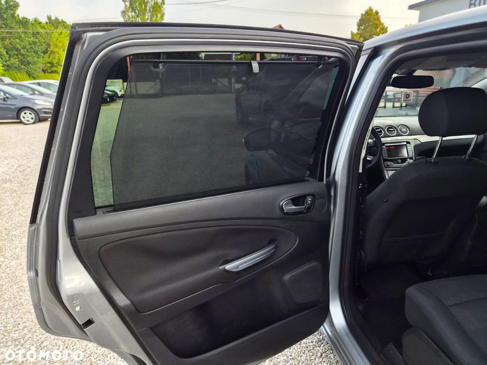Ford S-Max - 16