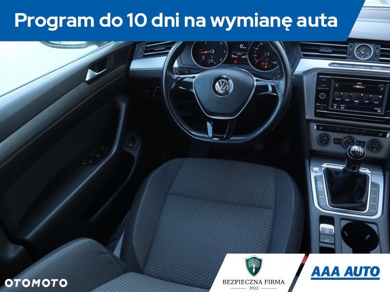 Volkswagen Passat Variant - 9