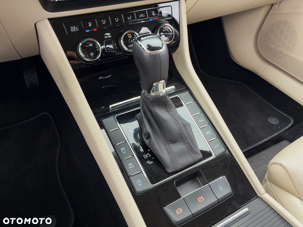 Skoda Superb 2.0 TDI SCR L&K DSG - 24