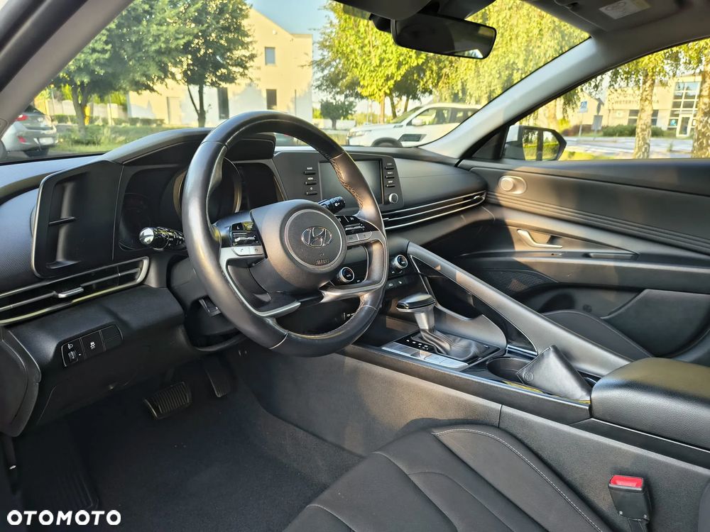 Hyundai Elantra 1.6 Executive CVT - 10