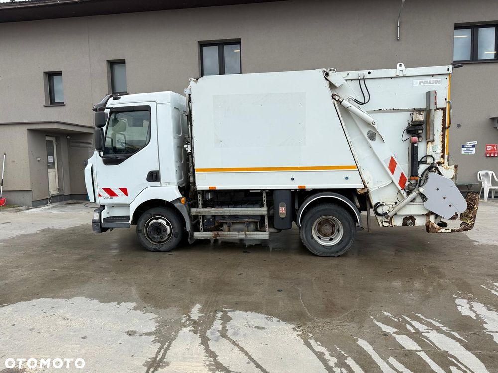 Renault MIDLUM 220 - 8