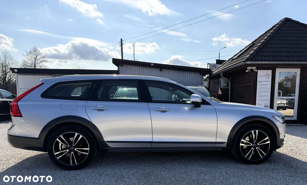 Volvo V90 Cross Country D5 AWD Pro - 4