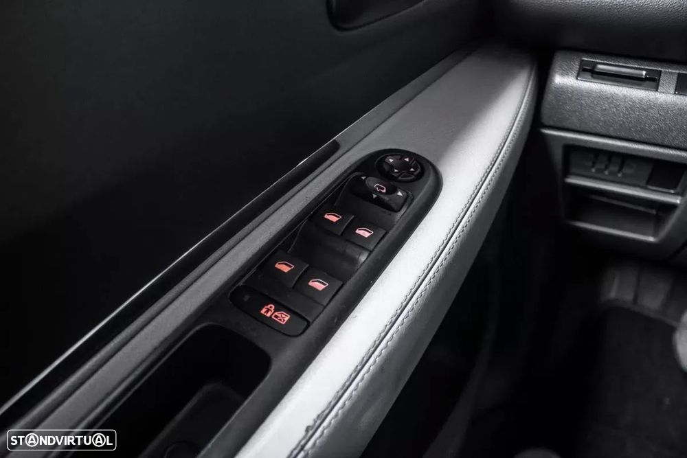 Peugeot 3008 1.6 HDi Roland Garros - 16