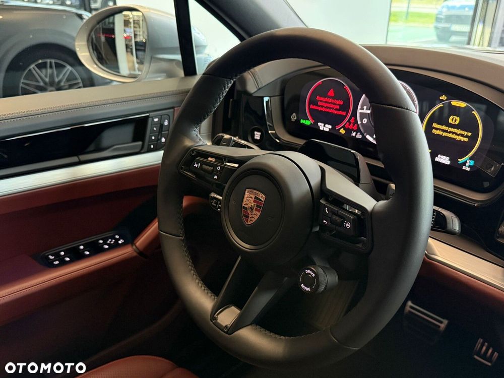 Porsche Cayenne - 26