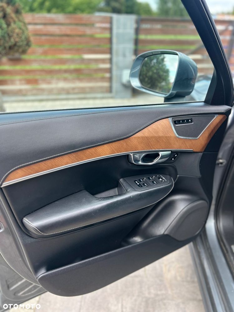 Volvo XC 90 D5 SCR AWD Inscription 7os - 23