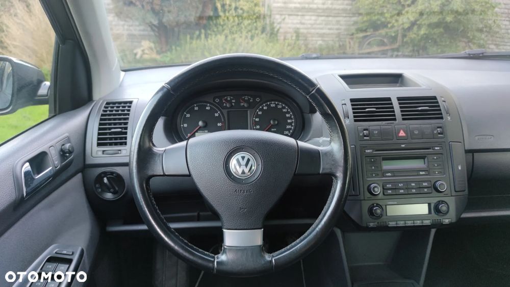 Volkswagen Polo 1.4 16V Comfortline - 11