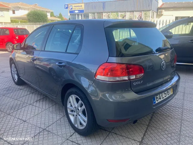 VW Golf 1.6 TDi Highline - 15