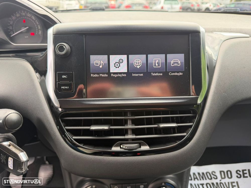 Peugeot 208 1.6 BlueHDi Style - 28
