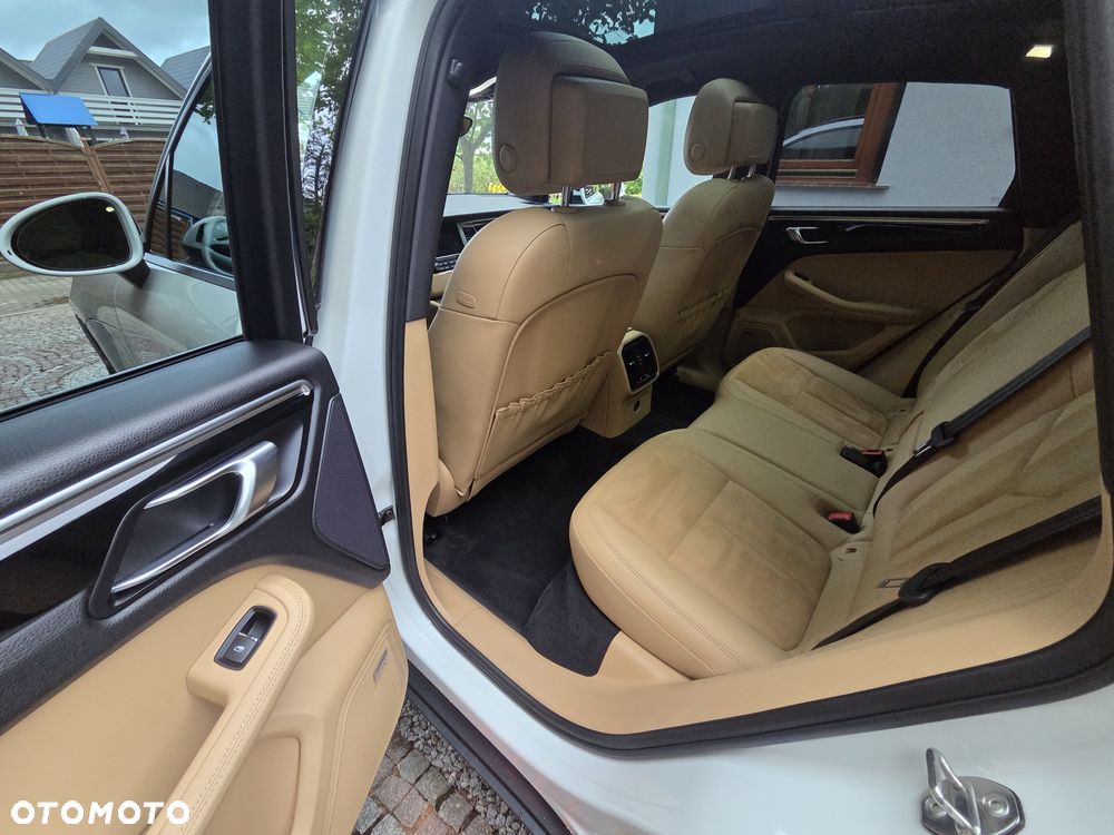 Porsche Macan Standard - 25