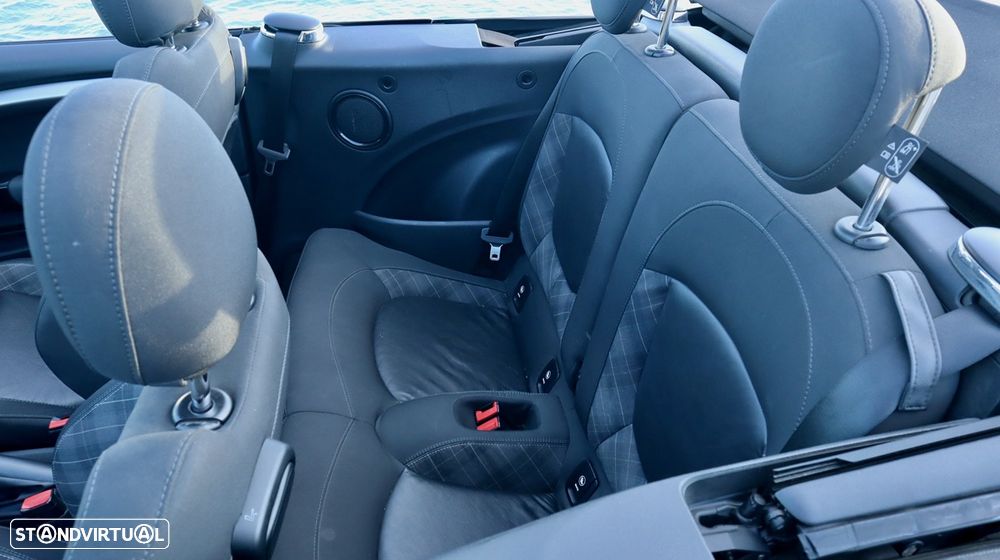 MINI Cabrio Cooper - 37