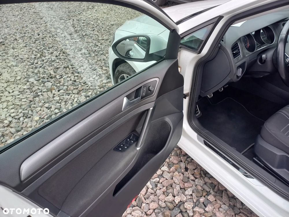 Volkswagen Golf 1.4 TSI BMT Comfortline - 22