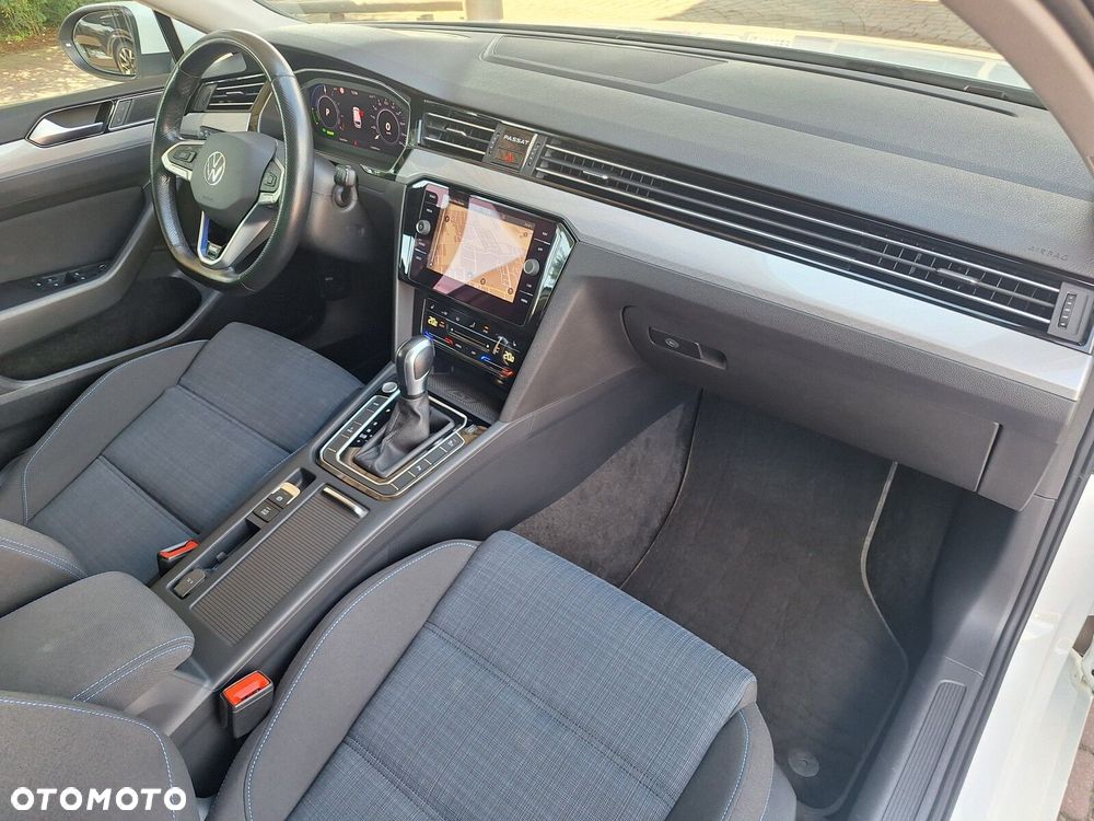 Volkswagen Passat - 20