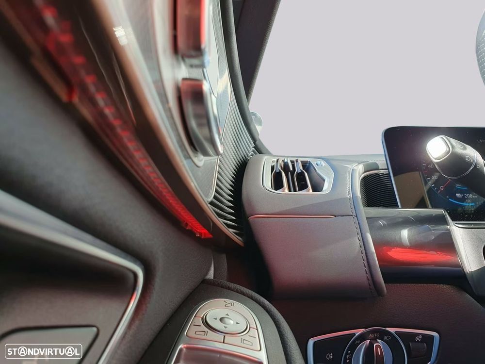 Mercedes-Benz EQC - 10