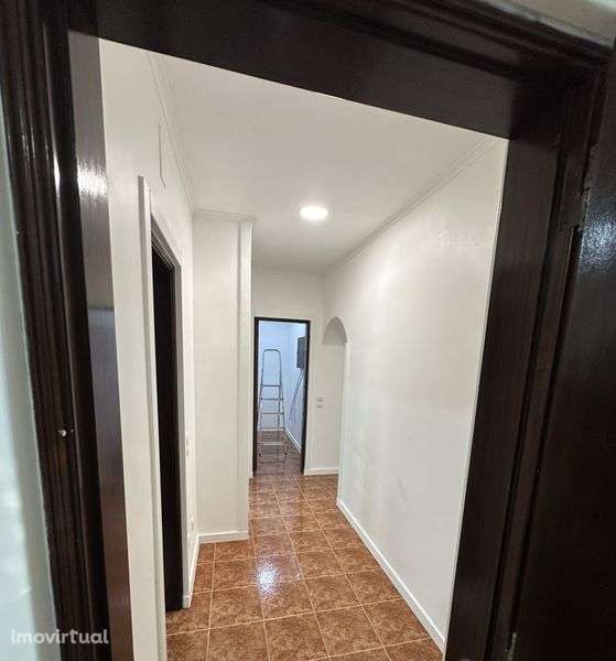 Arrendo t2 a 1 km da Venda do Pinheiro - Grande imagem: 4/8