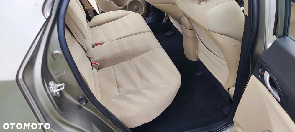 Honda Civic 1.8 Executive - 9