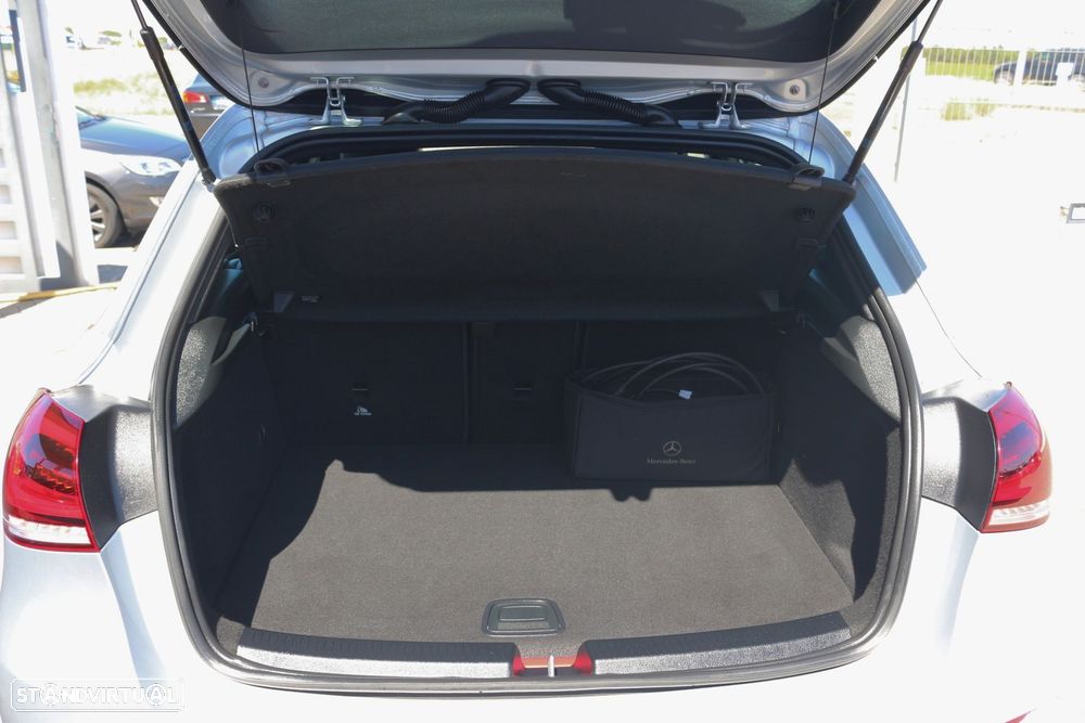 Mercedes-Benz A 250 e Style Plus - 32