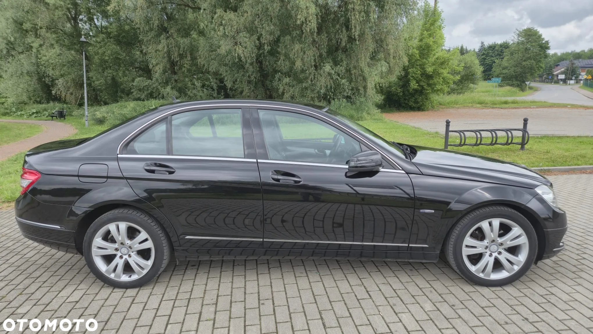 Mercedes-Benz Klasa C 180 T CGI Automatik BlueEFFICIENCY Avantgarde - 8