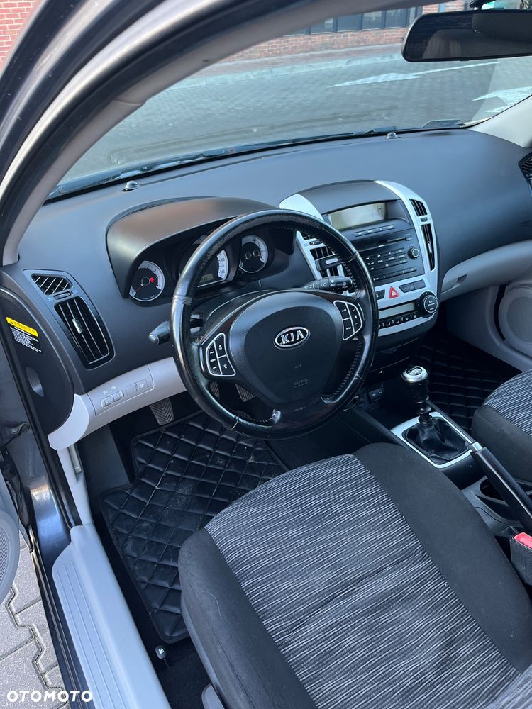 Kia Ceed 1.6 Comfort - 33