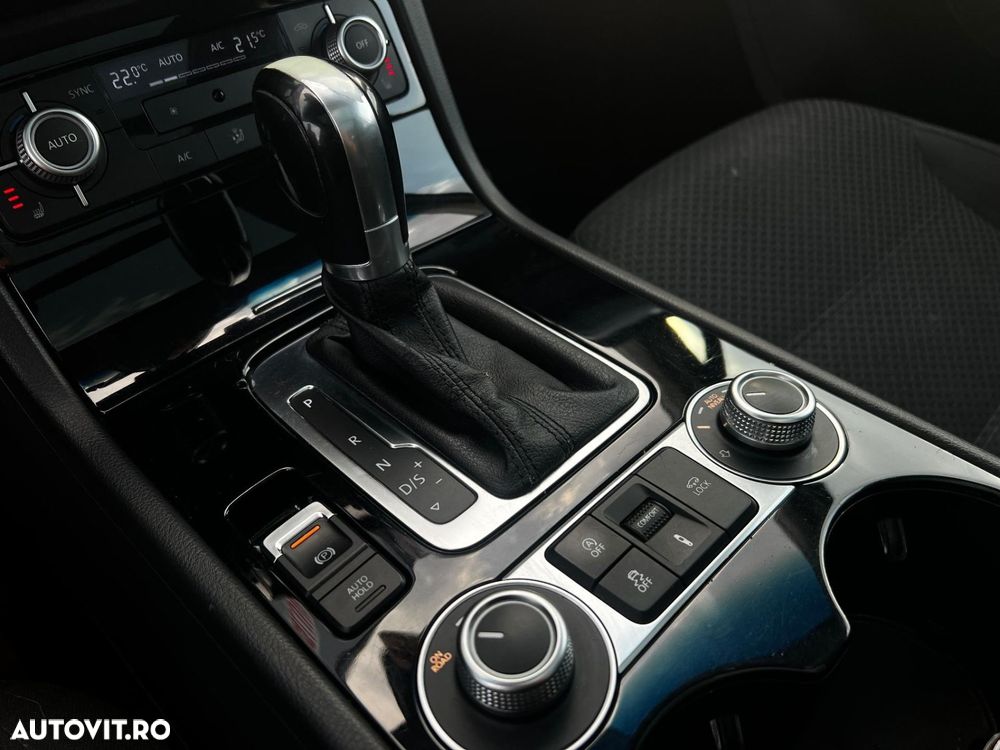 Volkswagen Touareg - 13