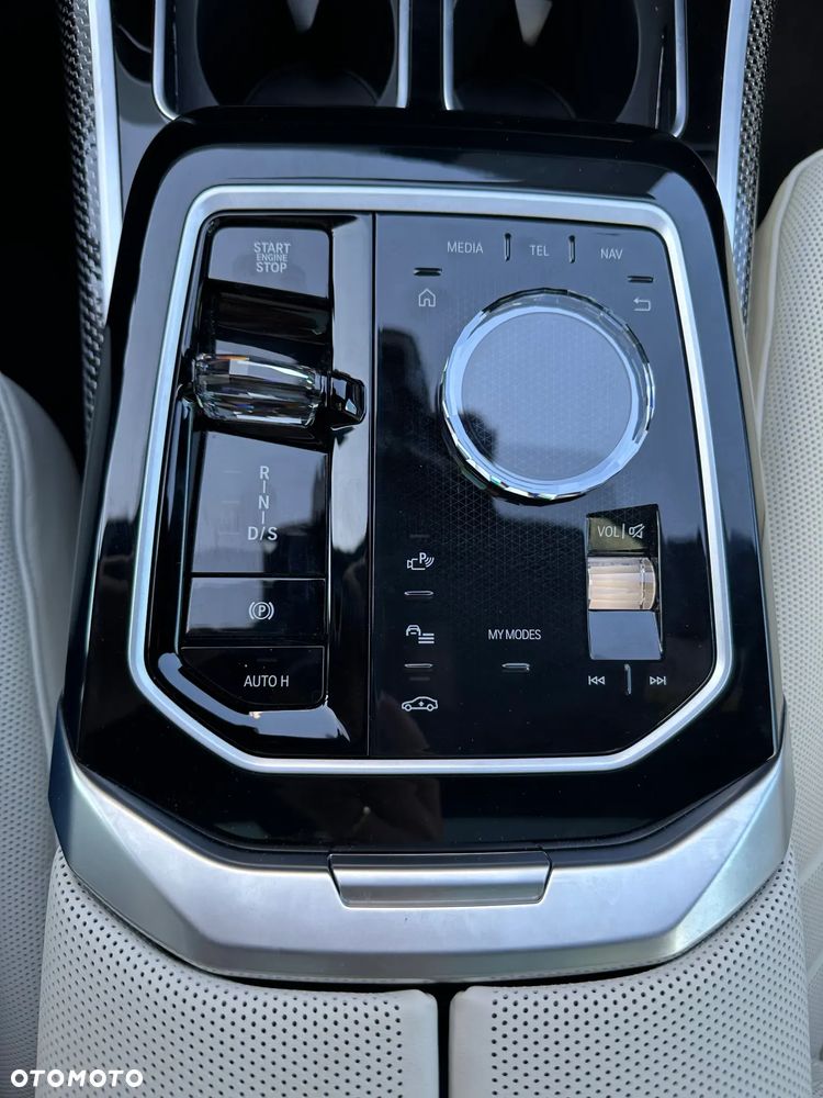 BMW Seria 7 M760e PHEV xDrive Individual Edition sport - 20