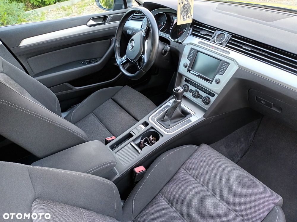 Volkswagen Passat 1.6 TDI (BlueMotion Technology) Comfortline - 9