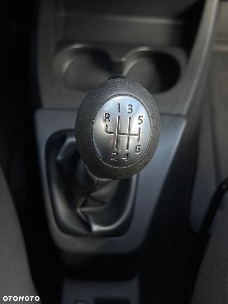 Dacia Lodgy 1.3 TCe Laureate S&S - 23