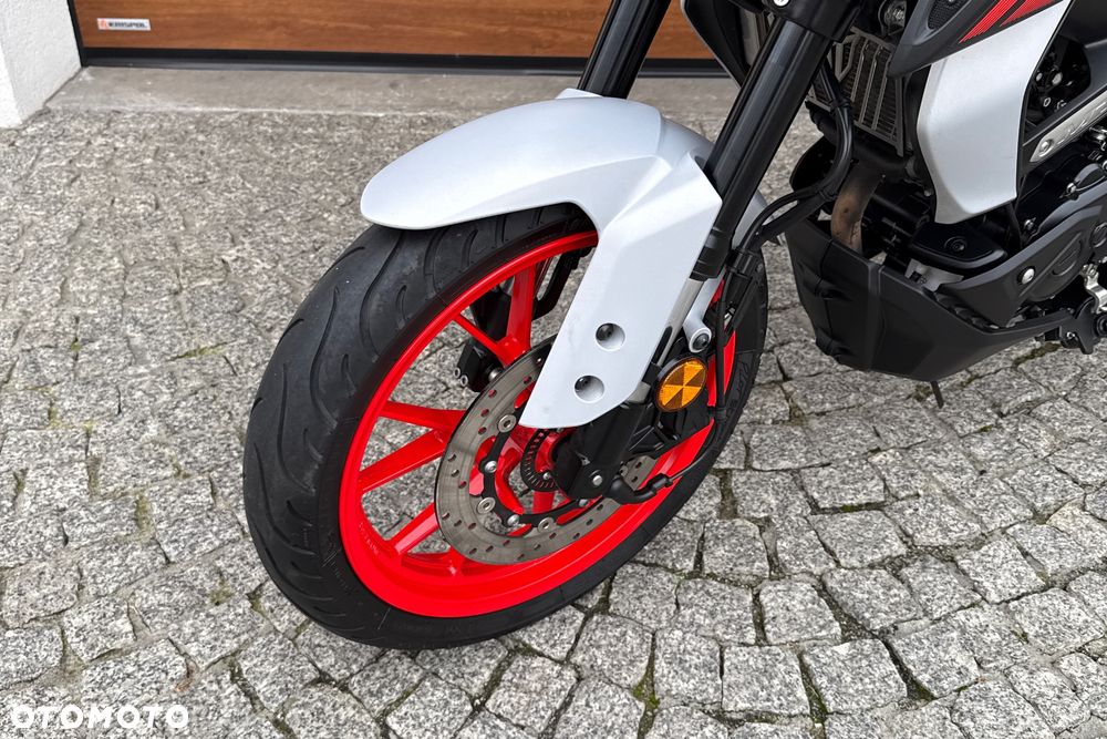 Yamaha MT - 15
