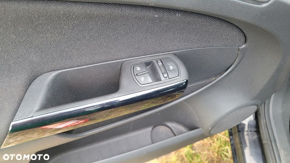 Opel Corsa 1.2 16V Cosmo - 12