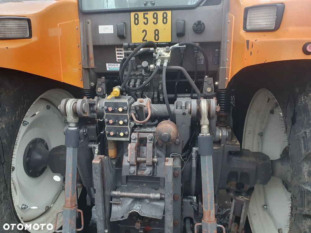 Renault Ares 825 RZ - 10