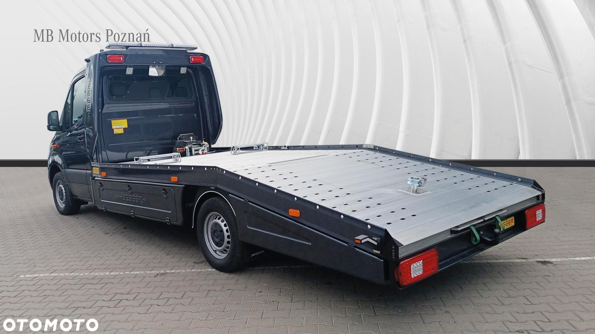 Mercedes-Benz Sprinter - 2