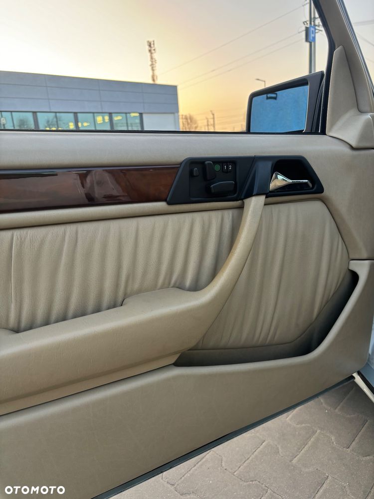 Mercedes-Benz W124 (1984-1993) - 12