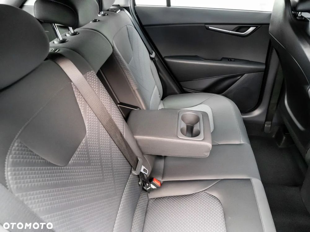 Kia Niro 1.6 GDI Hybrid M - 18