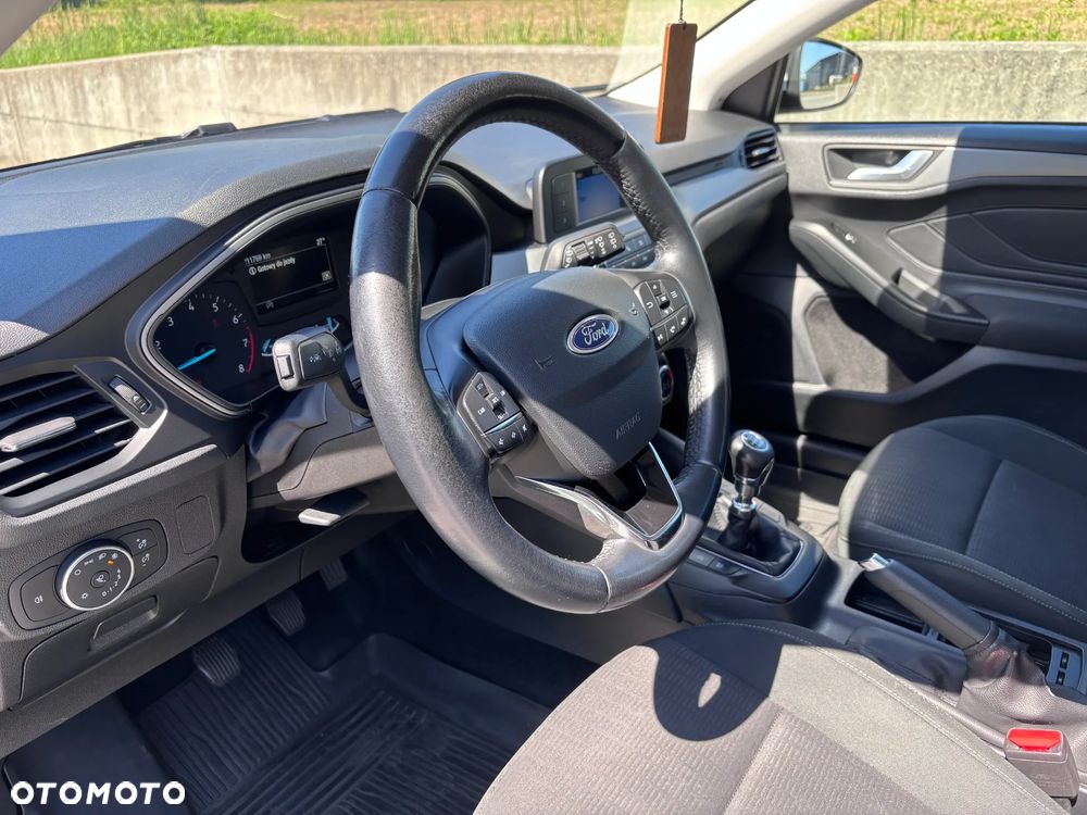 Ford Focus 1.0 EcoBoost Trend - 5