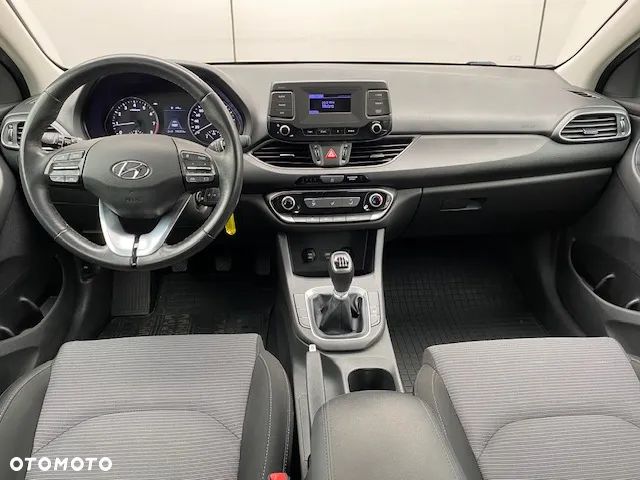 Hyundai i30 1.5 DPI Classic + - 12