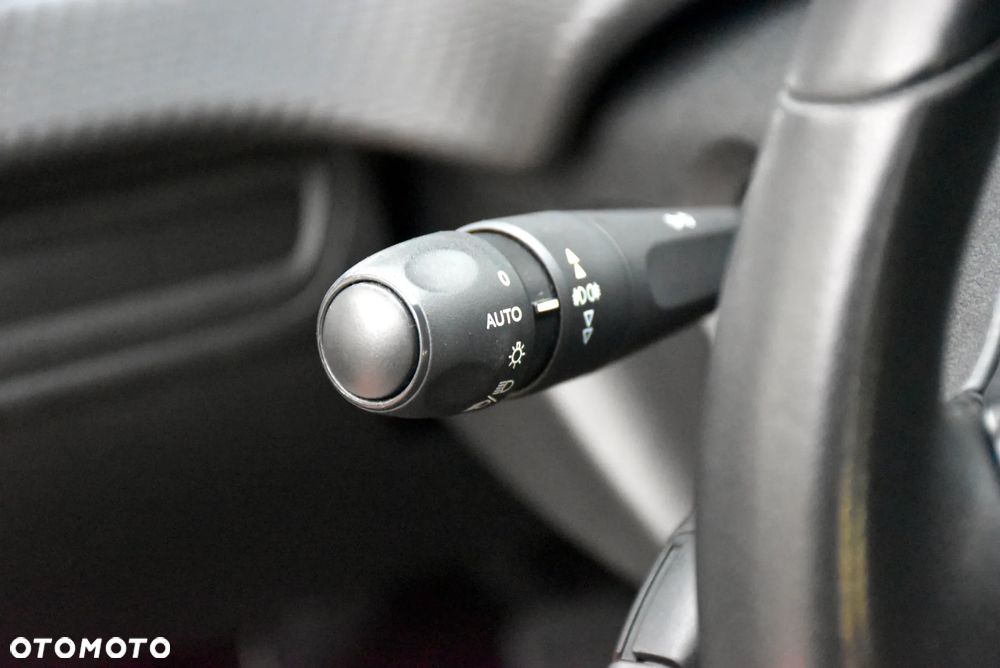 Peugeot 208 - 20