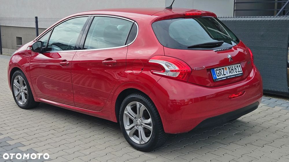 Peugeot 208 - 19
