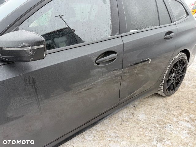 BMW Seria 3 330d xDrive - 6