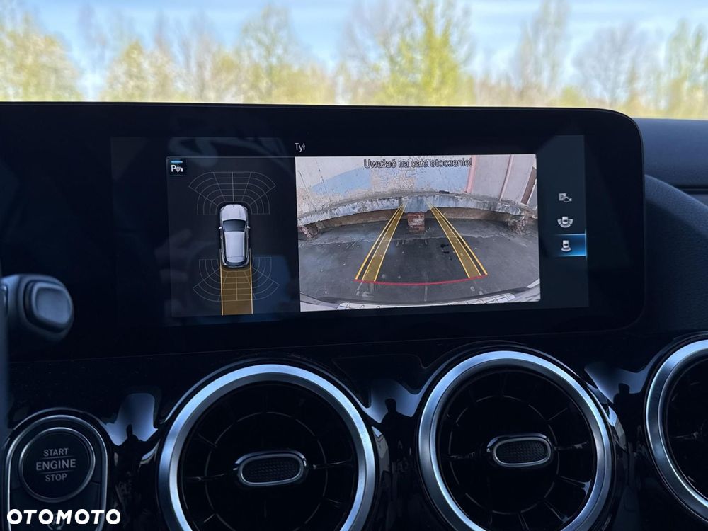 Mercedes-Benz GLA - 25