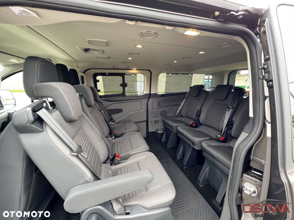 Ford Tourneo Custom - 38