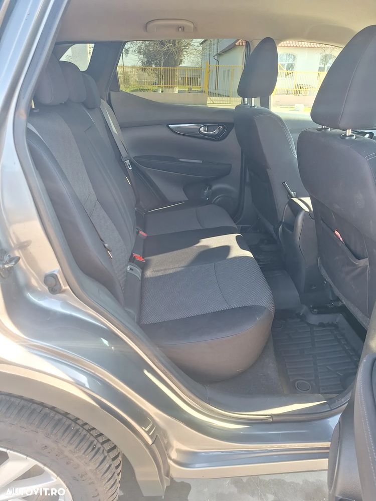 Nissan Qashqai 1.6 DCI Xtronic ACENTA - 8