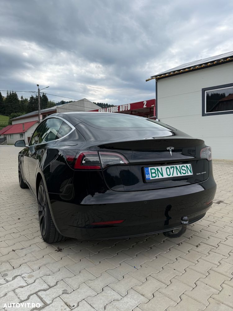 Tesla Model 3 Long Range - 4