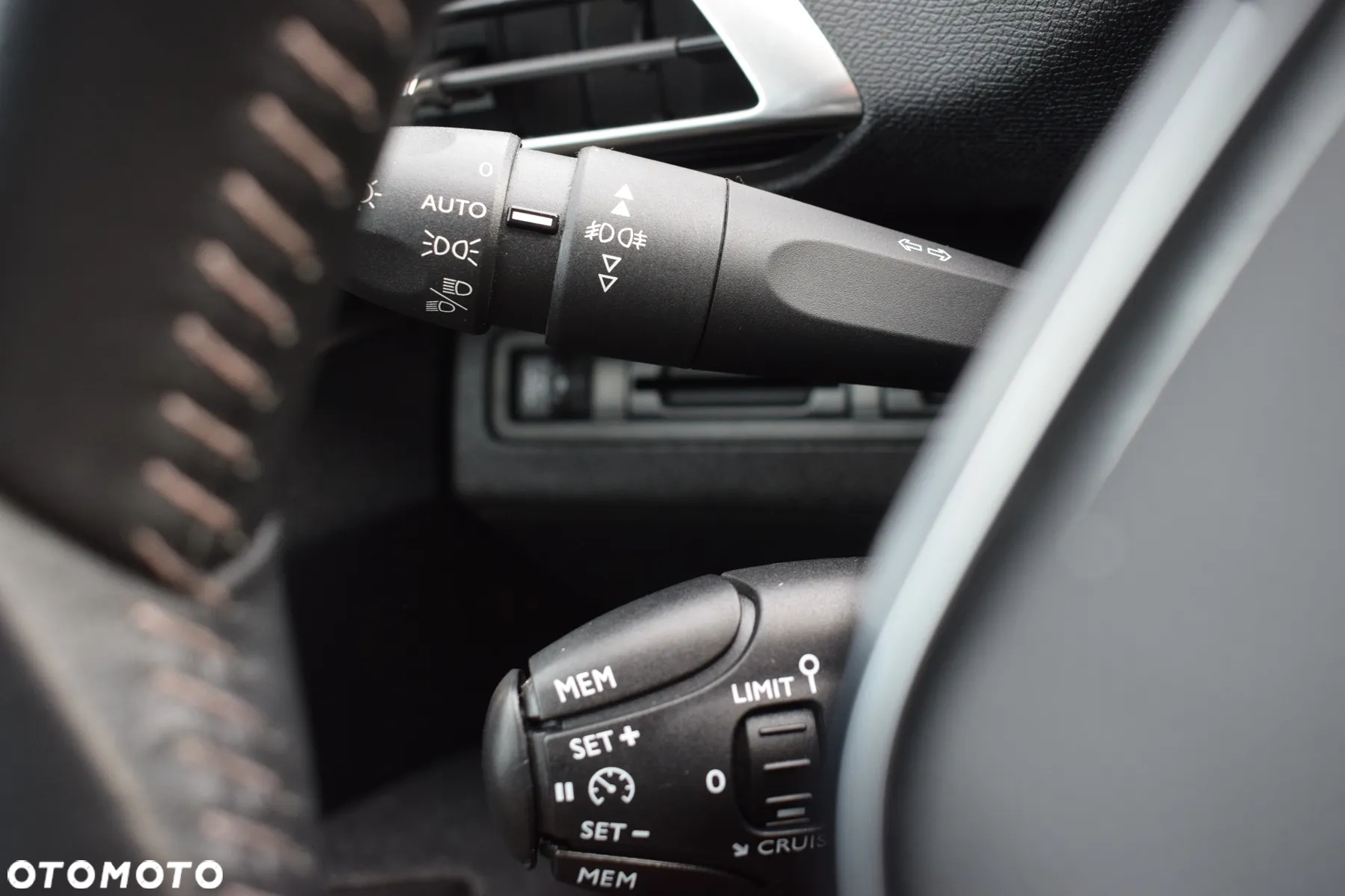 Peugeot 3008 1.2 PureTech Allure Pack S&S - 22