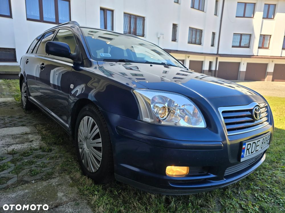 Toyota Avensis - 1