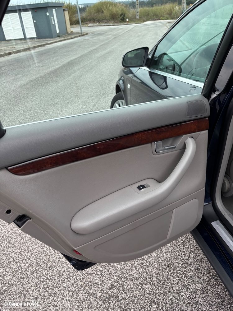 Audi A4 Avant 2.0 TDi - 12