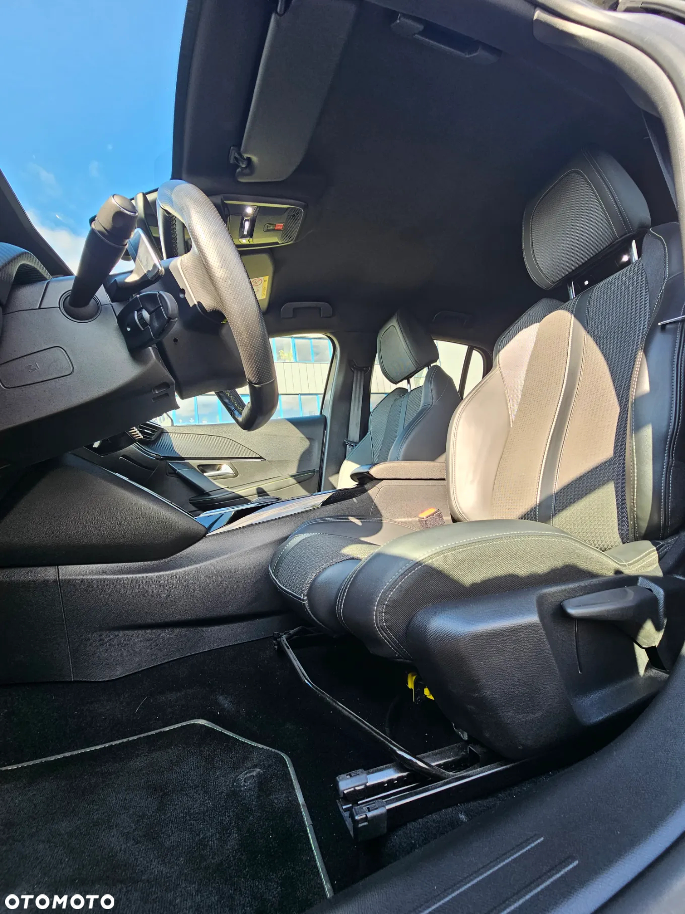 Peugeot 208 PureTech 100 EAT8 GT - 9