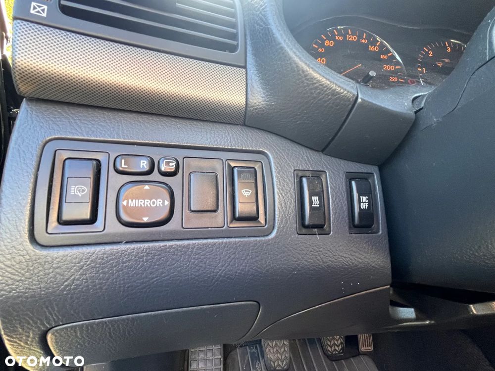 Toyota Avensis 2.0 D-4D Combi - 15