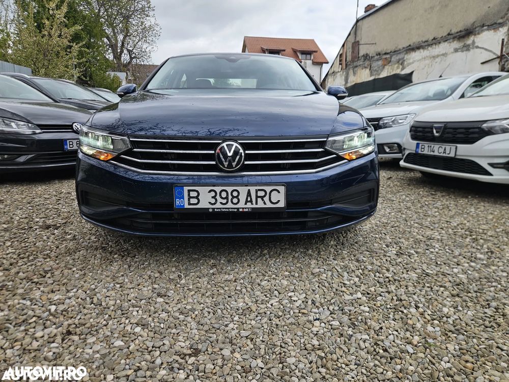 Volkswagen Passat 2.0 TDI Trendline - 12