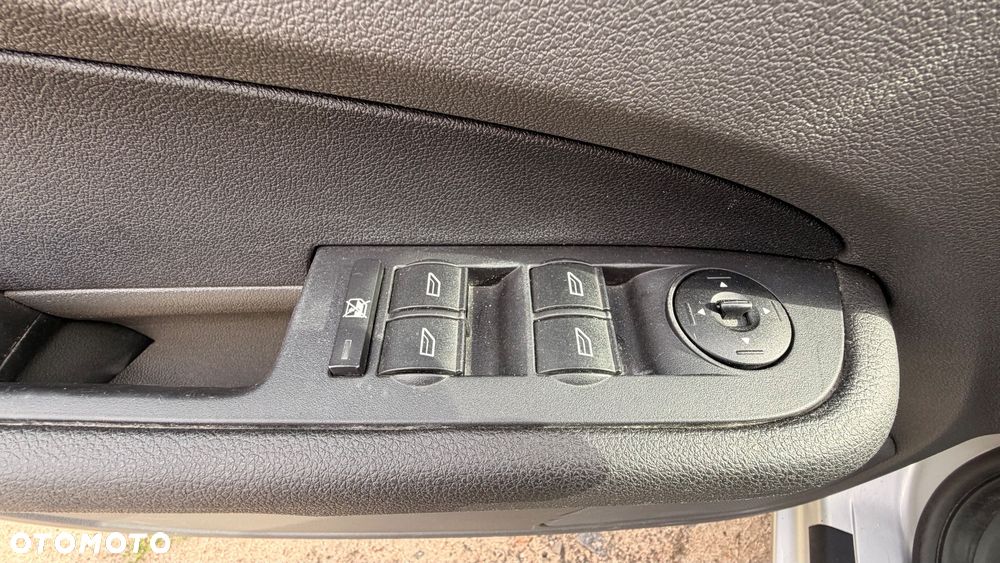 Ford Focus 1.6 Comfort - 36