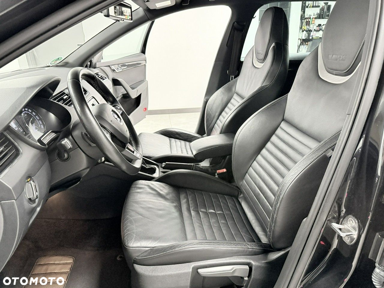 Skoda Octavia 2.0 TDI RS DSG - 32