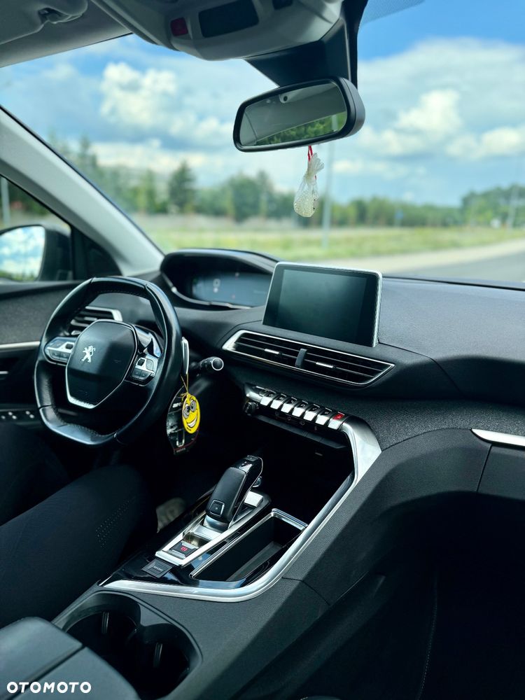 Peugeot 3008 1.5 BlueHDi Allure S&S EAT8 - 26